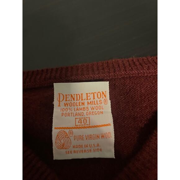 Vintage Pendleton Sweater Mens 40 Medium Burgundy Wool V Neck Made USA 70s FLAW - Picture 5 of 9
